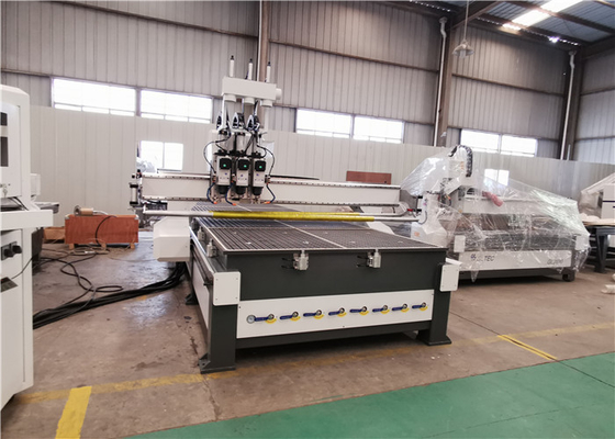 20000mm / นาที 18000rpm UT1650X3 Multi Spindle CNC Router